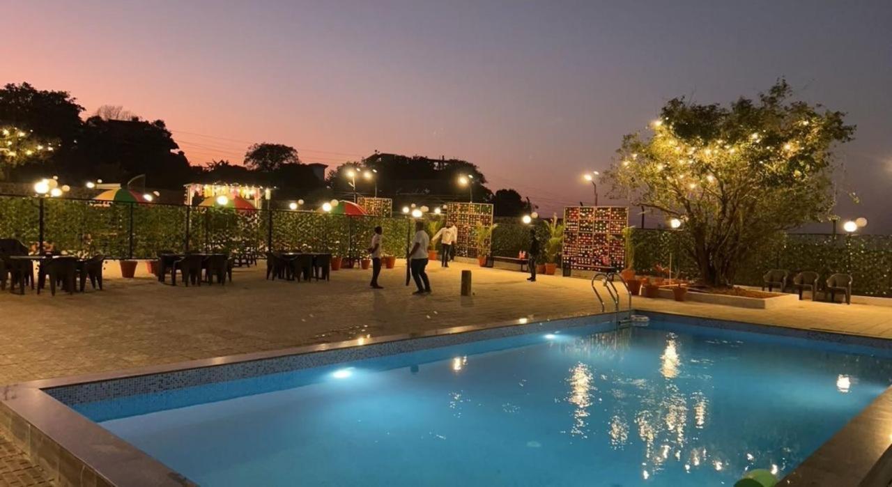 The Jalsa Resort 로나발라 외부 사진